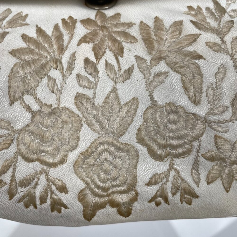 Vintage Cream and Brown Leather Embroidered Floral Purse - Picture 5 of 12